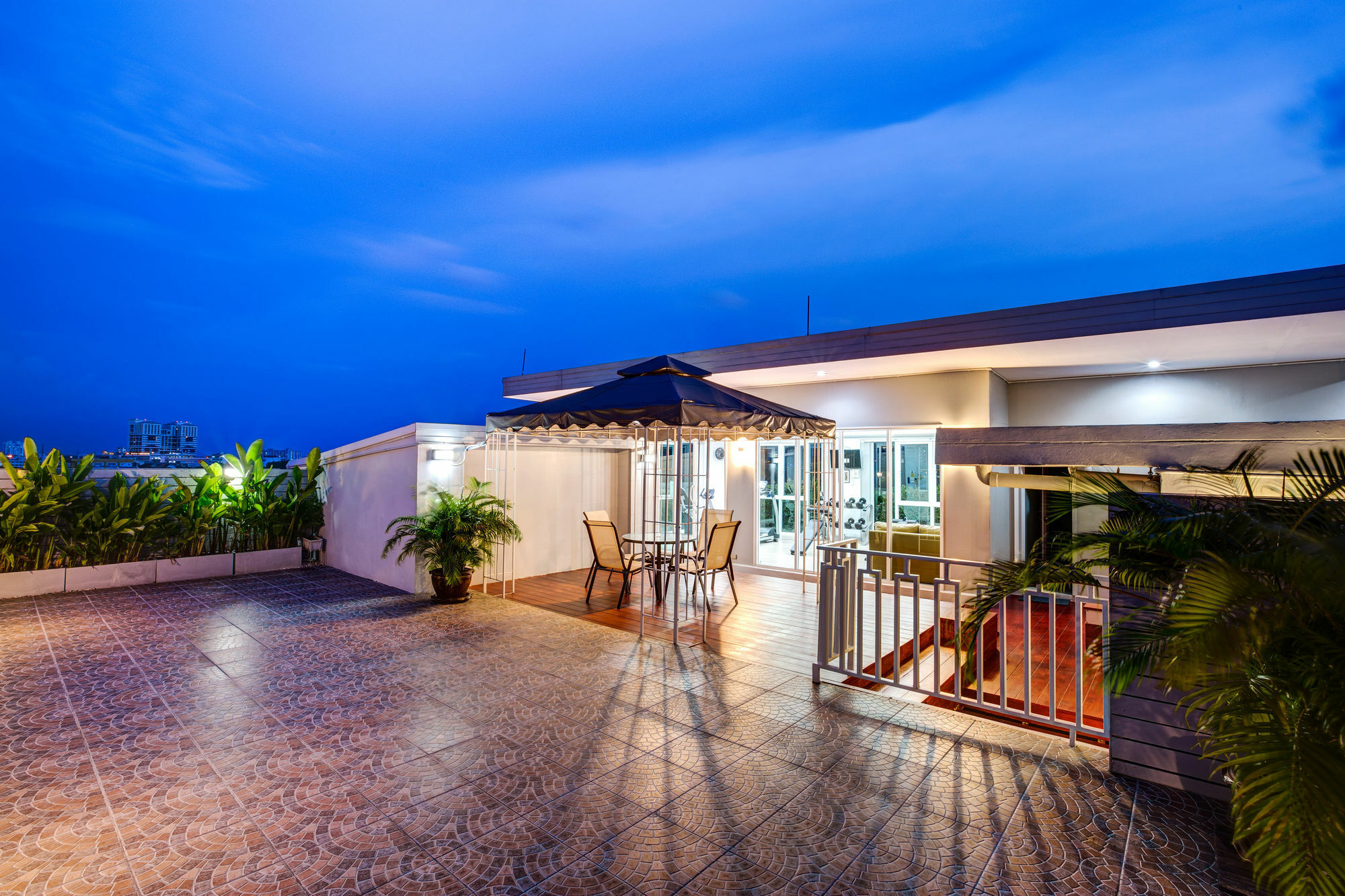 United Residence Ekamai Bangkok Dış mekan fotoğraf